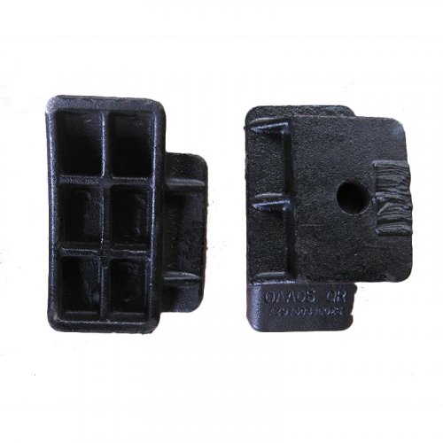 中、后桥上推力杆支座